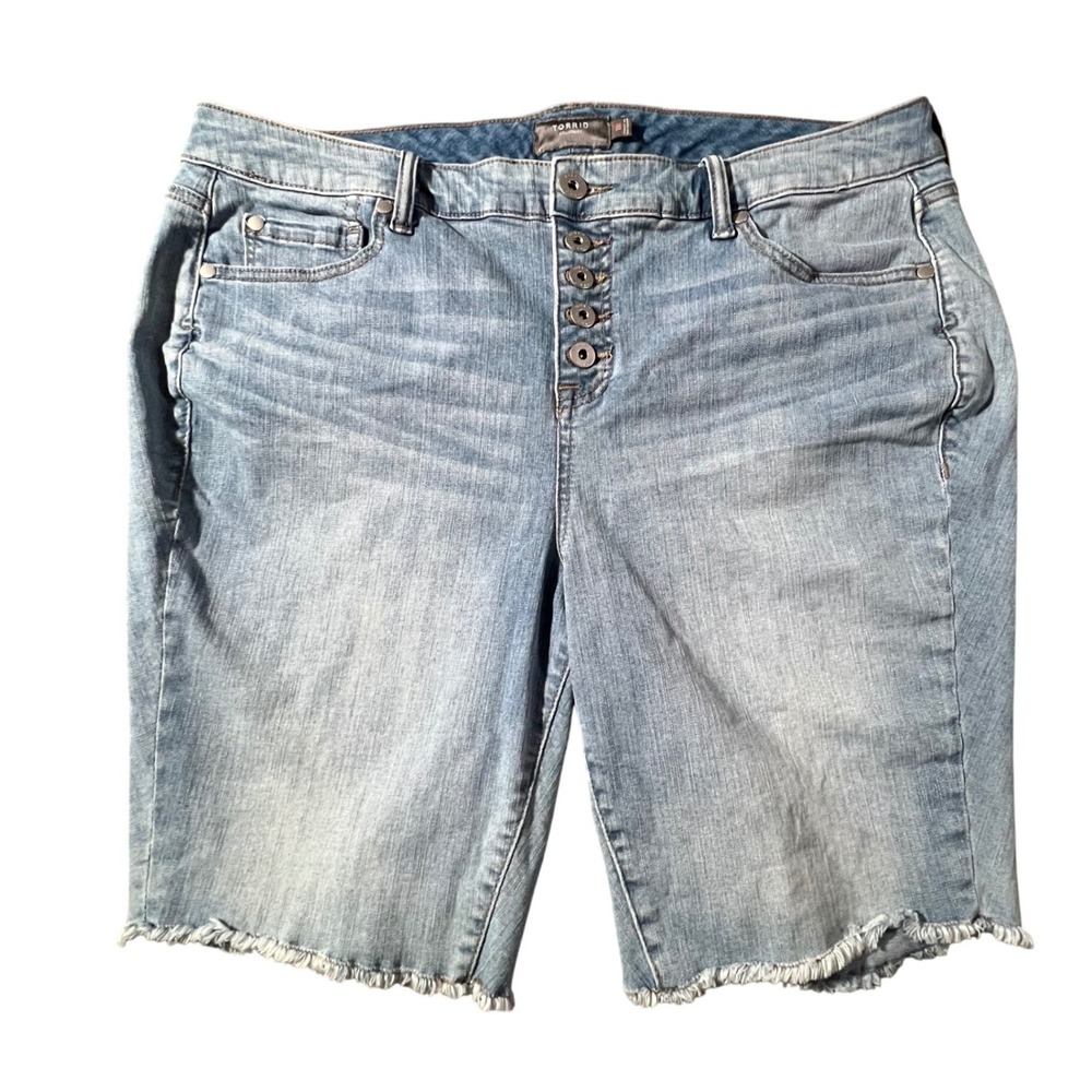 Torrid Bermuda Shorts Womens 18 Light Wash Button Fly Raw Hem High Rise Denim